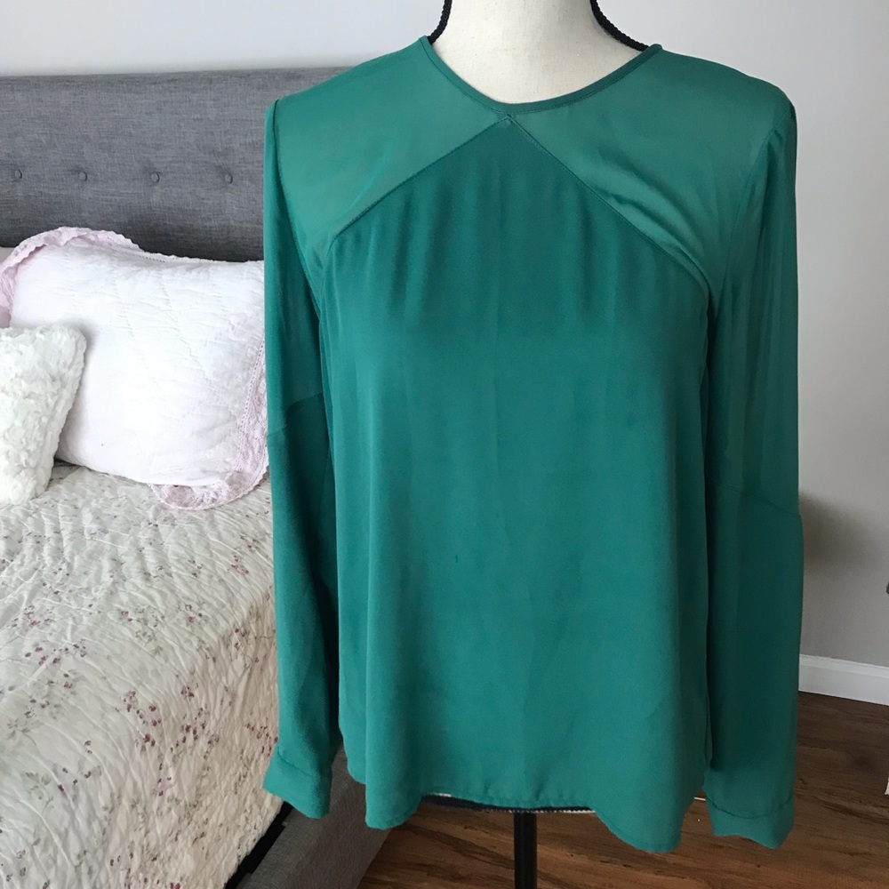 1.State Blouse - Picture 3 of 5